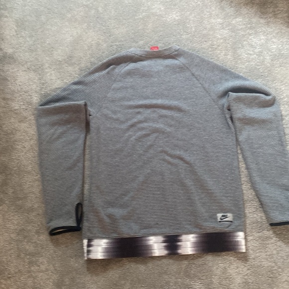 Grey crewneck - Picture 2 of 2